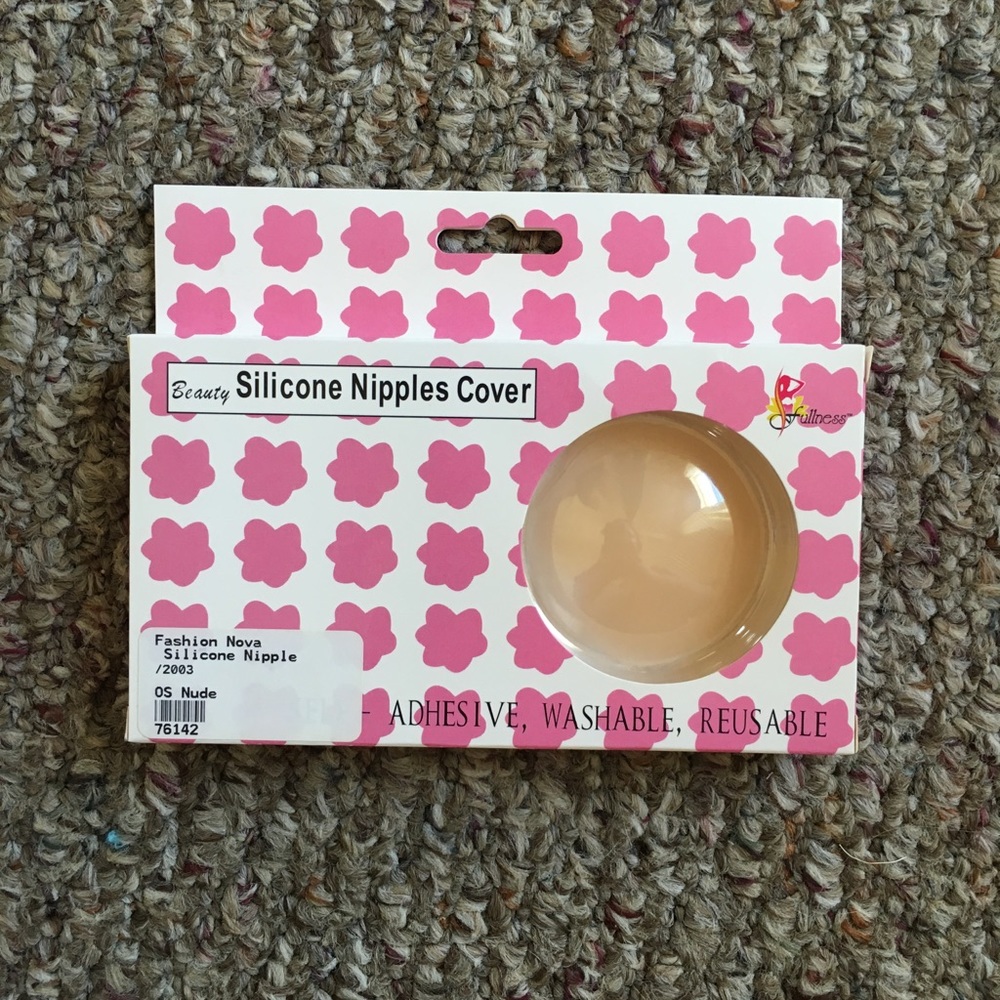Fashion Nova nipple cover